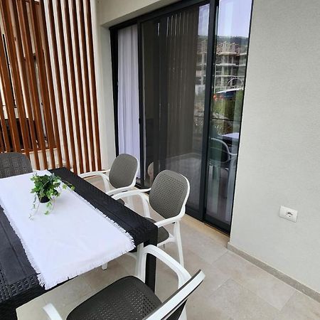Solar Rooms And Apartments Himare Bagian luar foto