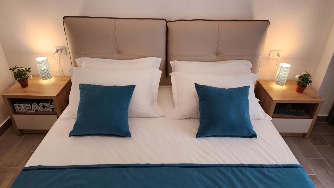 Solar Rooms And Apartments Himare Bagian luar foto