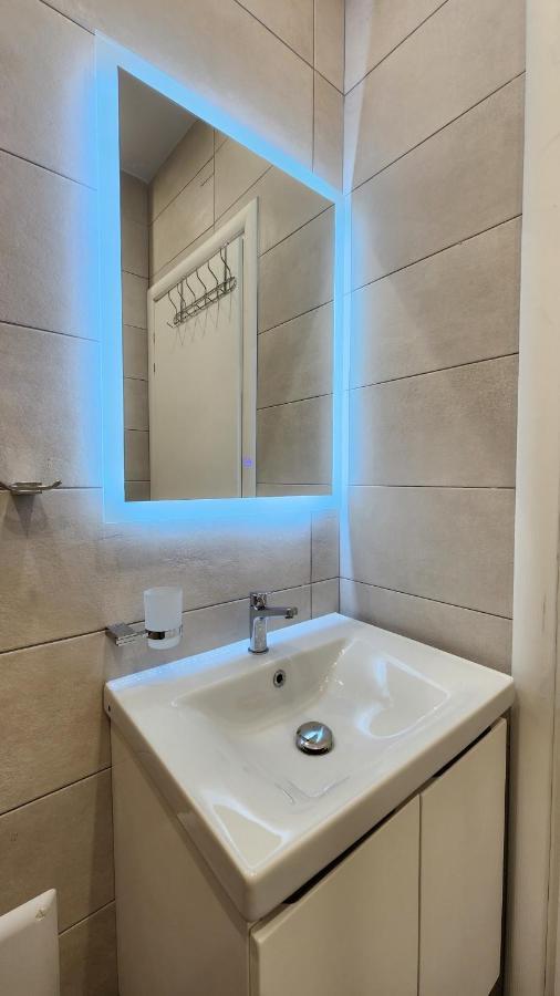 Solar Rooms And Apartments Himare Bagian luar foto