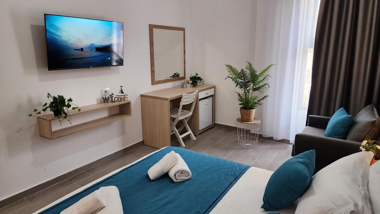 Solar Rooms And Apartments Himare Bagian luar foto