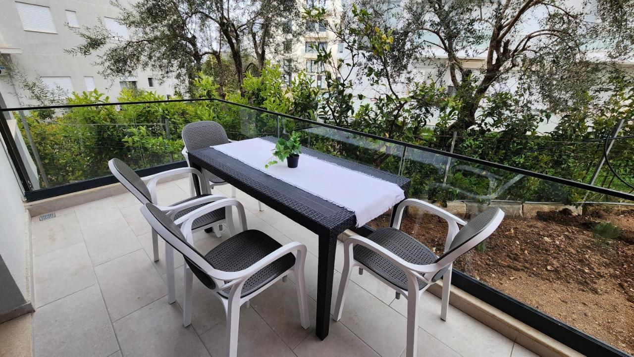 Solar Rooms And Apartments Himare Bagian luar foto